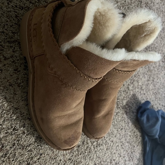 UGG Shoes - UGG Tan Sheepskin Ankle Boots